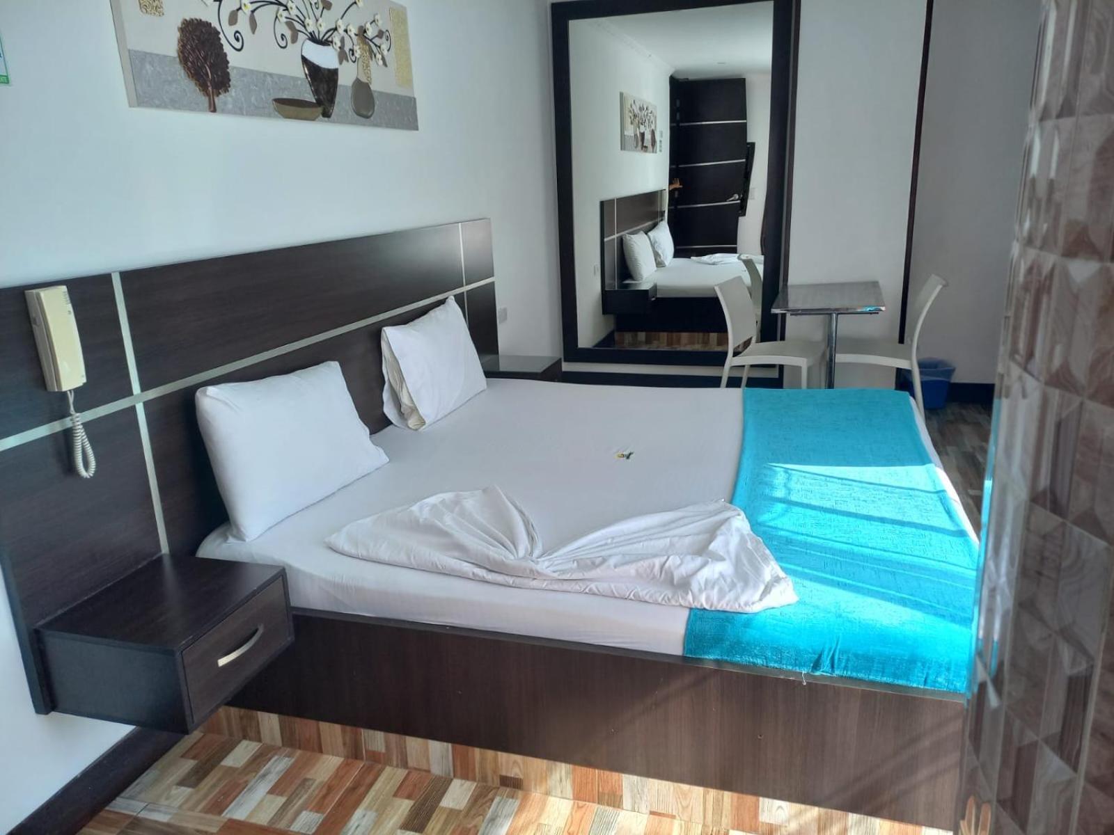 Hotel Suite Royal Melgar Ngoại thất bức ảnh