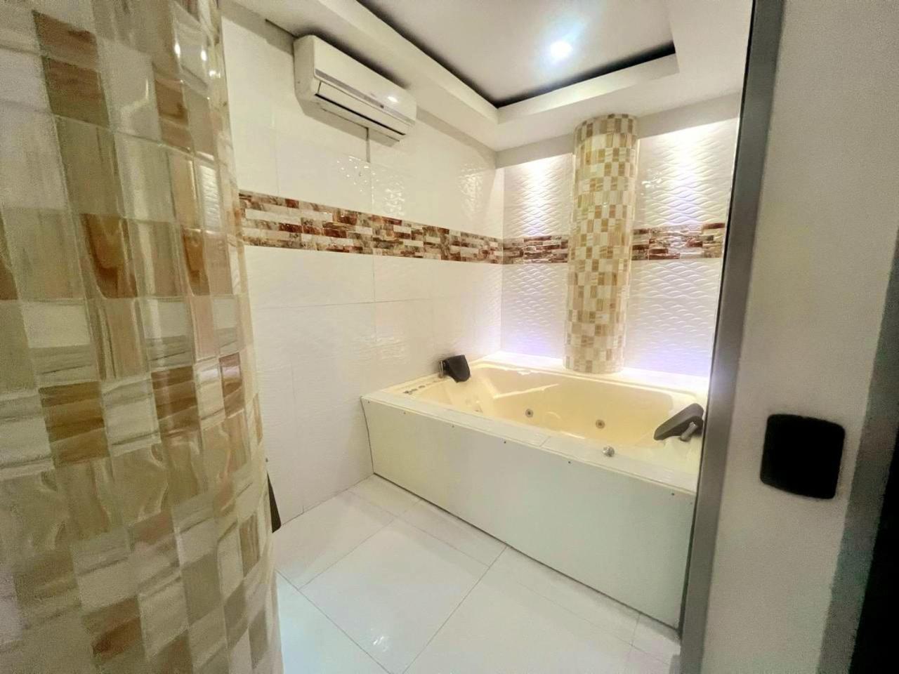 Hotel Suite Royal Melgar Ngoại thất bức ảnh