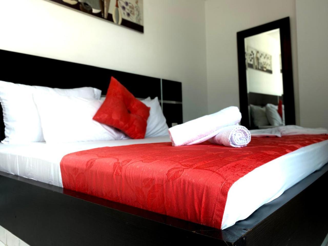 Hotel Suite Royal Melgar Ngoại thất bức ảnh